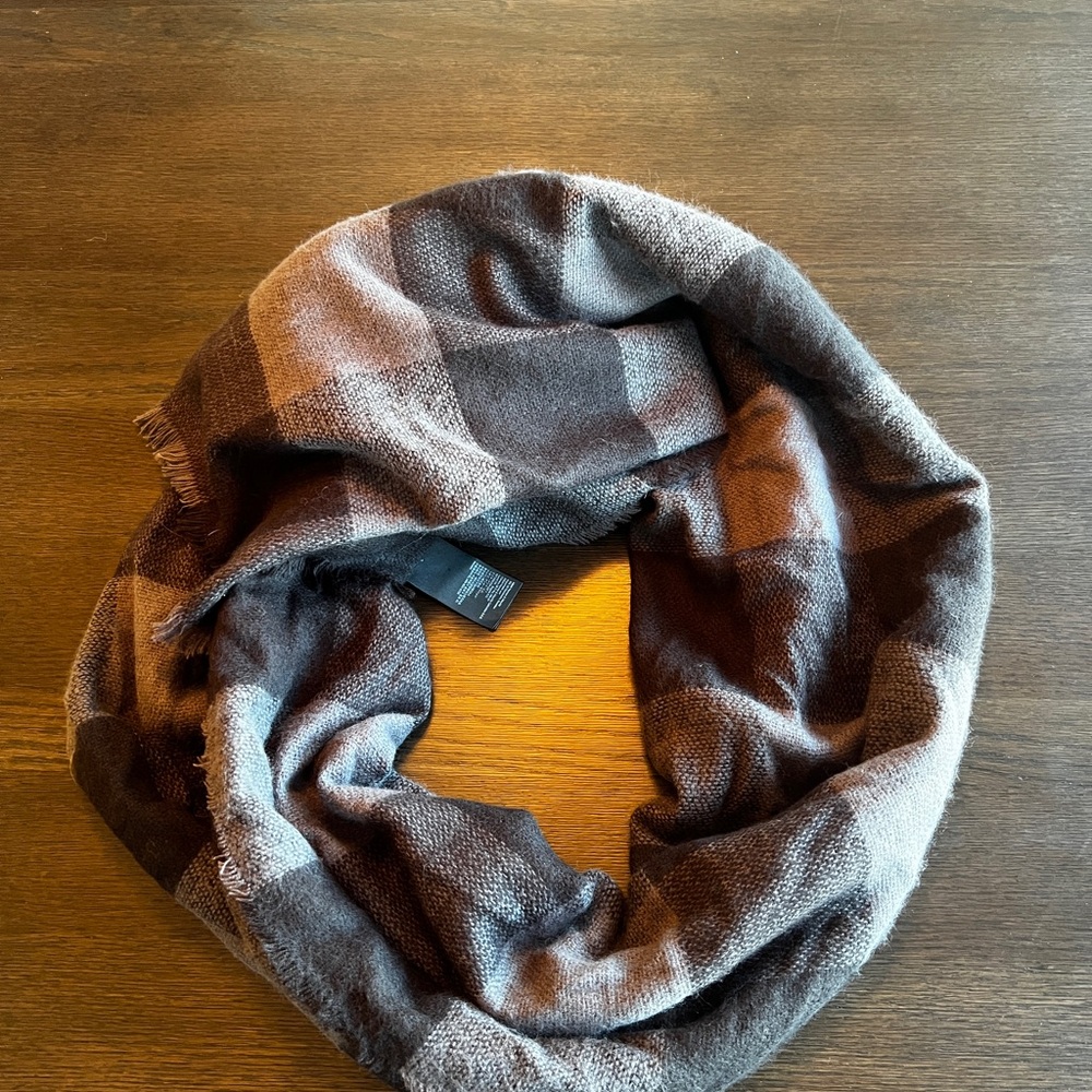 H&M Soft Black Scarf